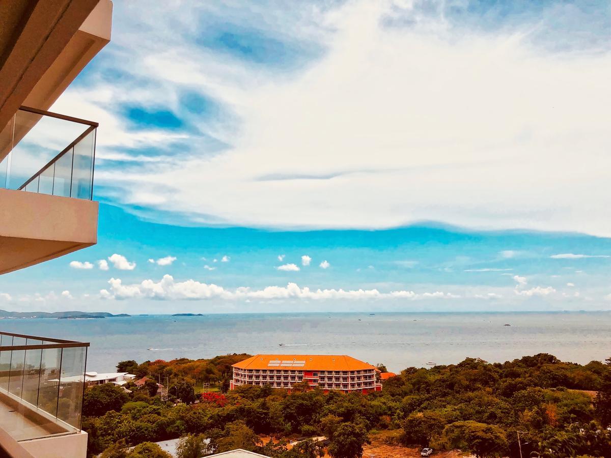 The Peak Towers Pattaya Apartment Exterior photo