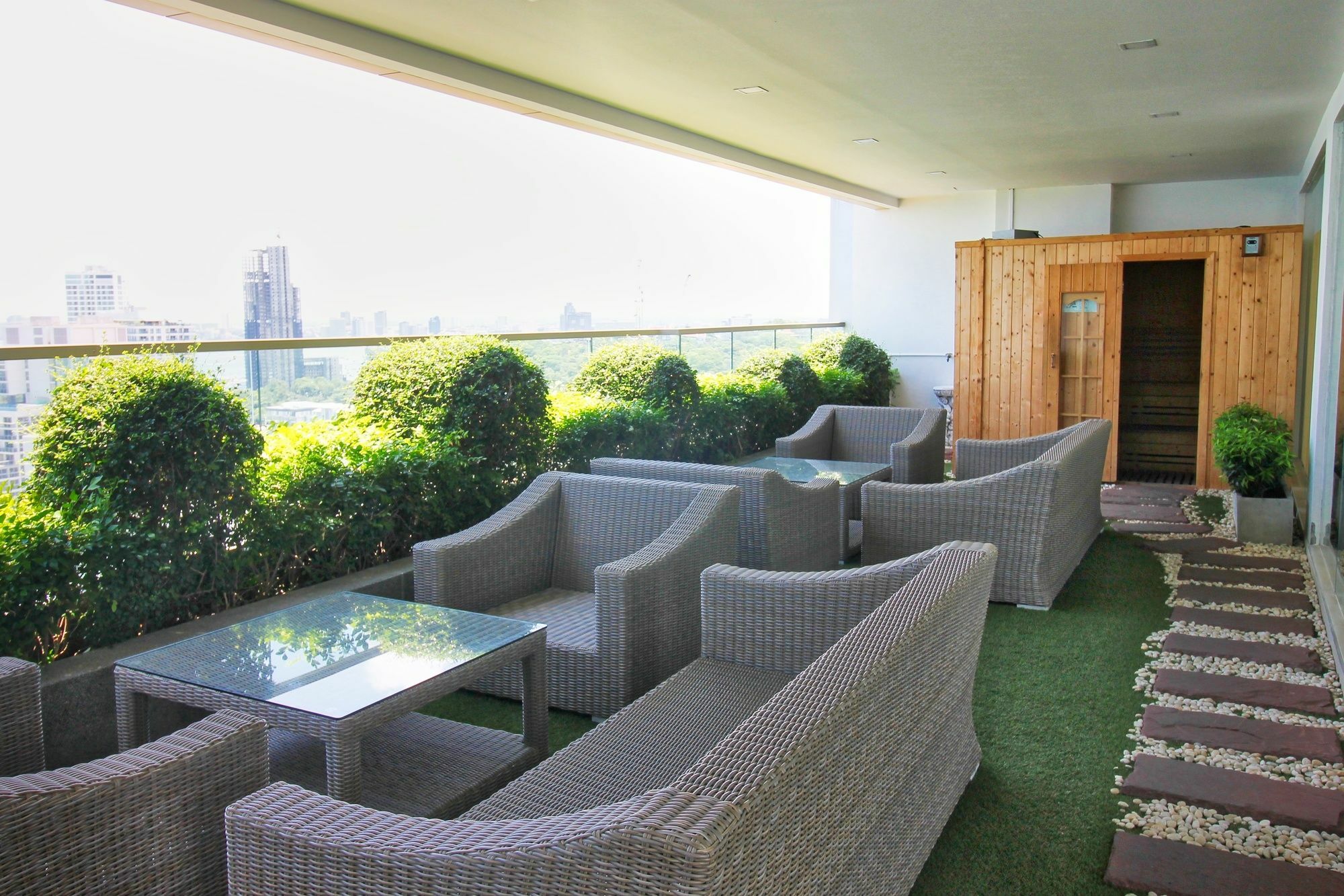 The Peak Towers Pattaya Apartment Exterior photo